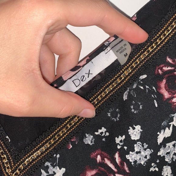 Dex V Neck Roses Blouse Size M - Picture 7 of 9